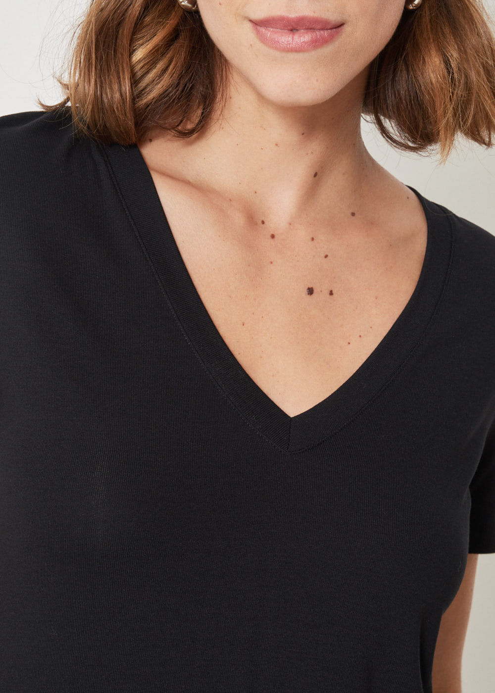 67.10.3404PTO T-SHIRT M/C  MALHA BÁSICA DECOTE V