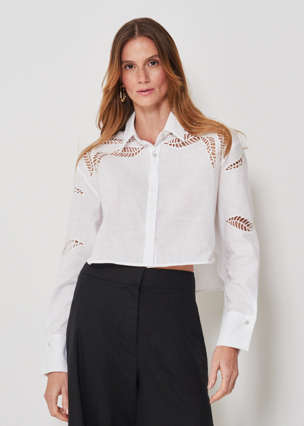 55.70.3403BCO CAMISA CURTA  M/L BORDADO FOLHA