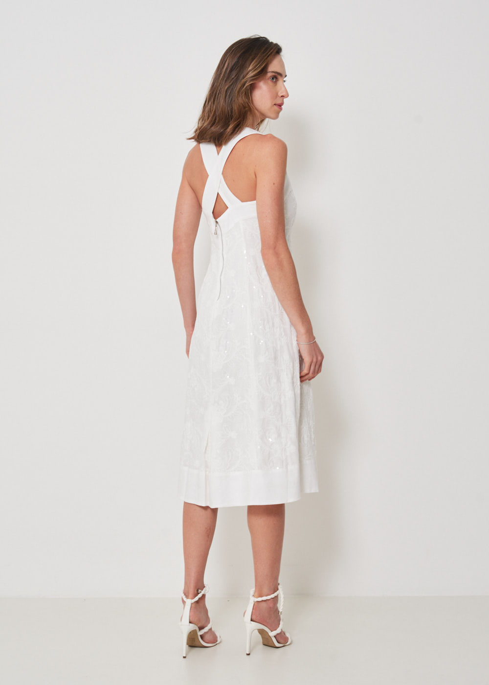53.11.3407OFW VESTIDO MIDI BORDADO ALÇA CRUZADA