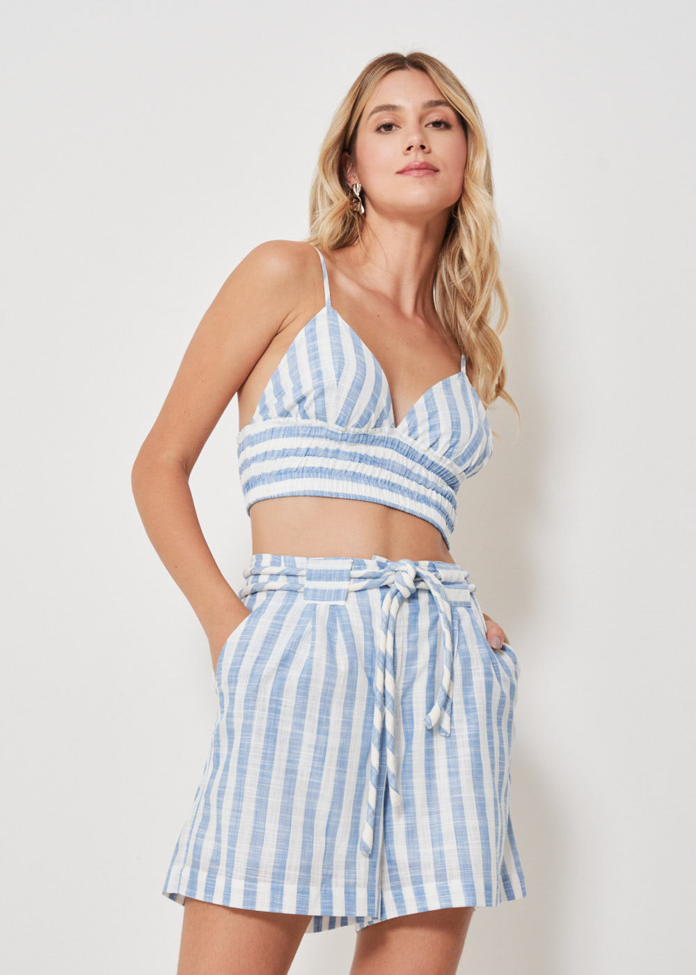 52.40.3405LIS SHORTS LISTRADO COM CINTO DUPLO