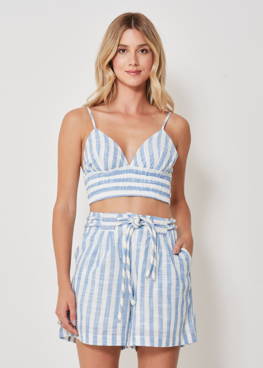 52.40.3405LIS SHORTS LISTRADO COM CINTO DUPLO