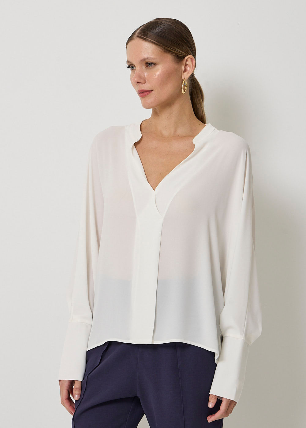 56.40.3404OFW BLUSA CHIFFON M/L GOLA PADRE