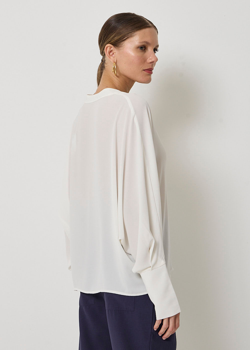 56.40.3404OFW BLUSA CHIFFON M/L GOLA PADRE