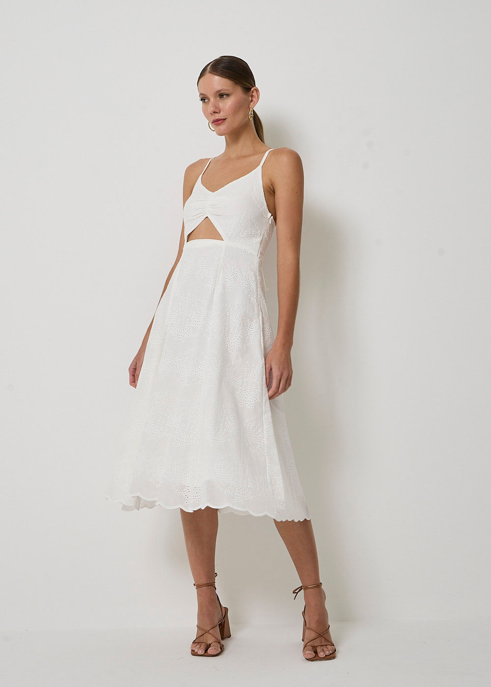 53.11.3414OFW VESTIDO BORDADO LAISE EVASE