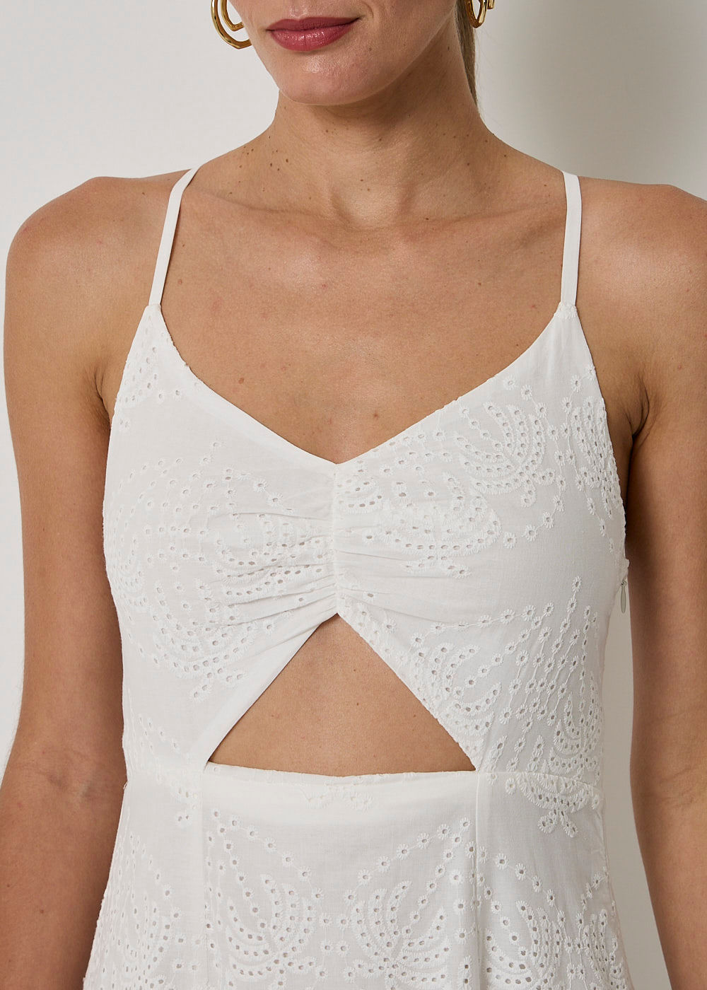 53.11.3414OFW VESTIDO BORDADO LAISE EVASE