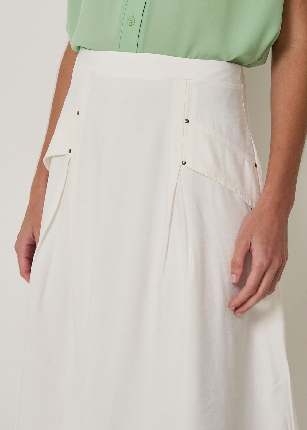 24.21.3401OFW SAIA MIDI PREGAS COM TACHAS - HIGHLINE