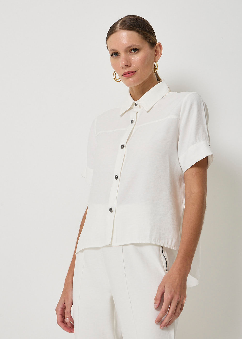 27.40.3401OFW CAMISA M/C ALFAIATARIA BOTÕES E TACHAS - HIGHLINE