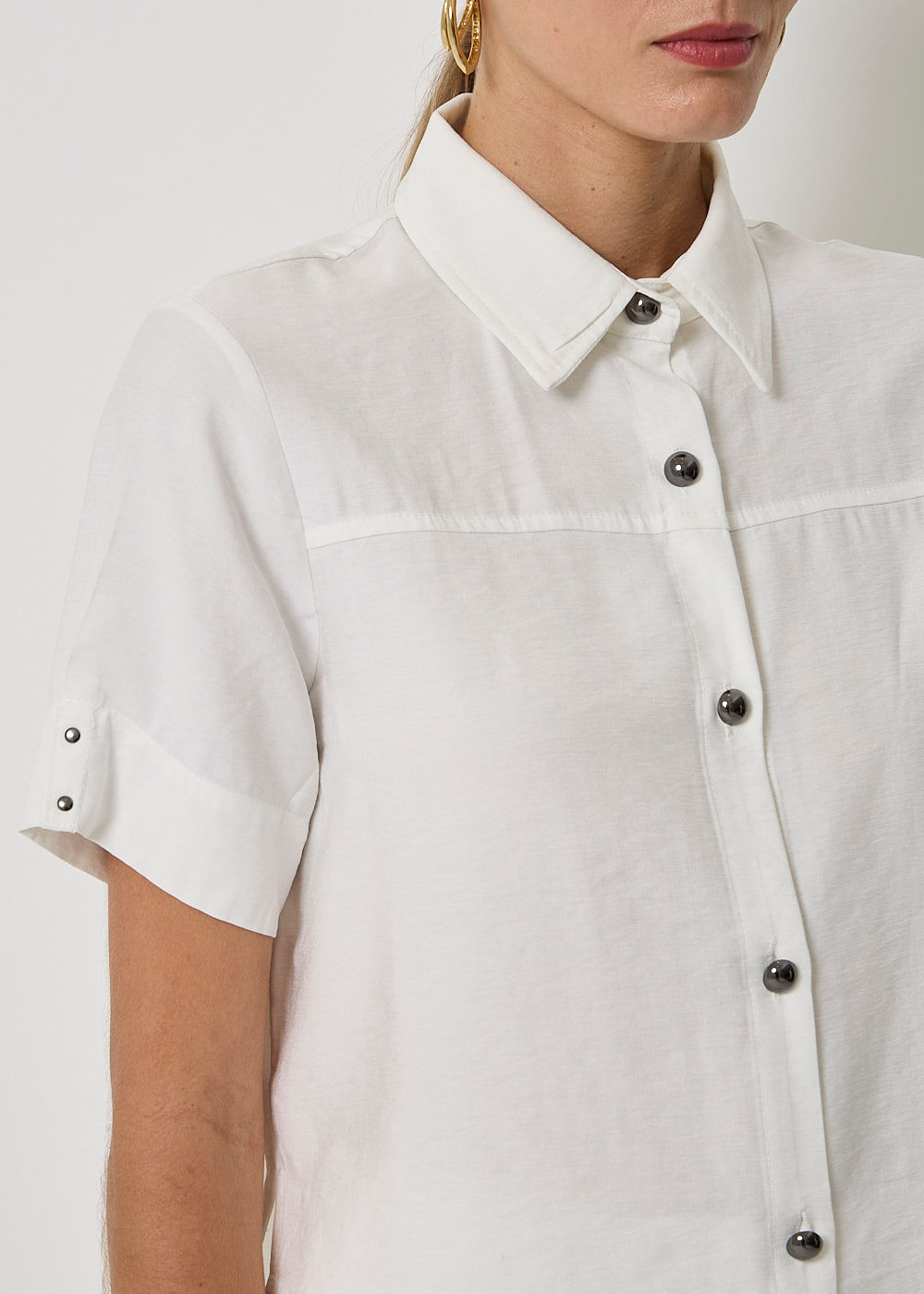27.40.3401OFW CAMISA M/C ALFAIATARIA BOTÕES E TACHAS - HIGHLINE