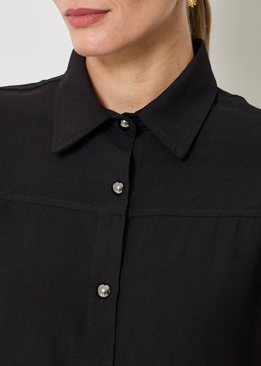 27.40.3401PTO CAMISA M/C ALFAIATARIA BOTÕES E TACHAS - HIGHLINE