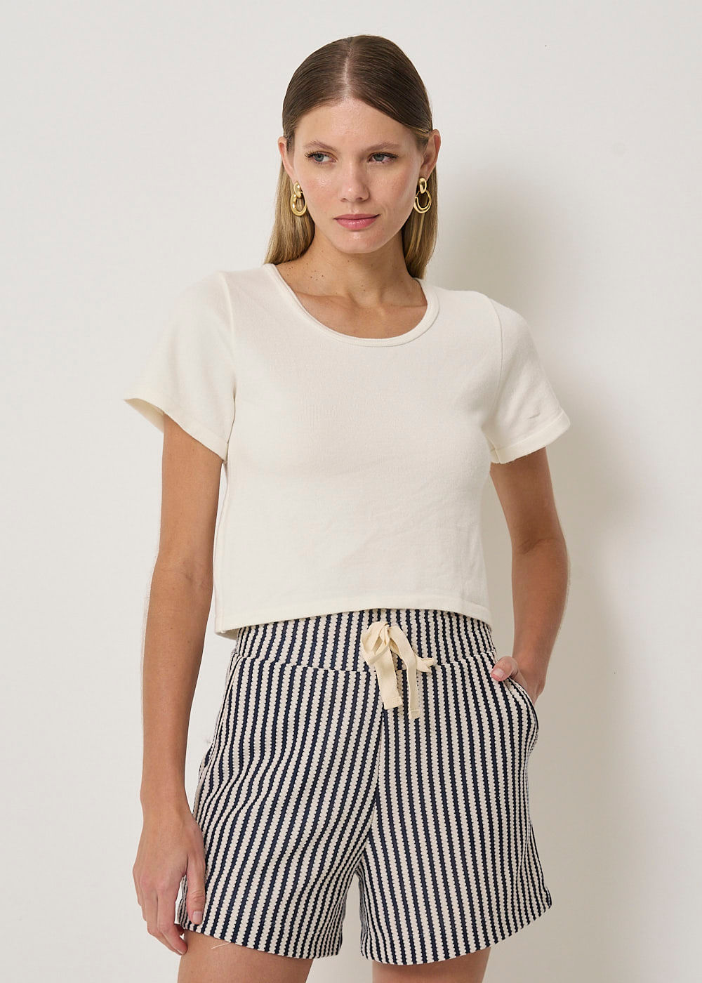 47.40.3404OFW BLUSA M/C DECOTE REDONDO TRICOT ESSENCIAL