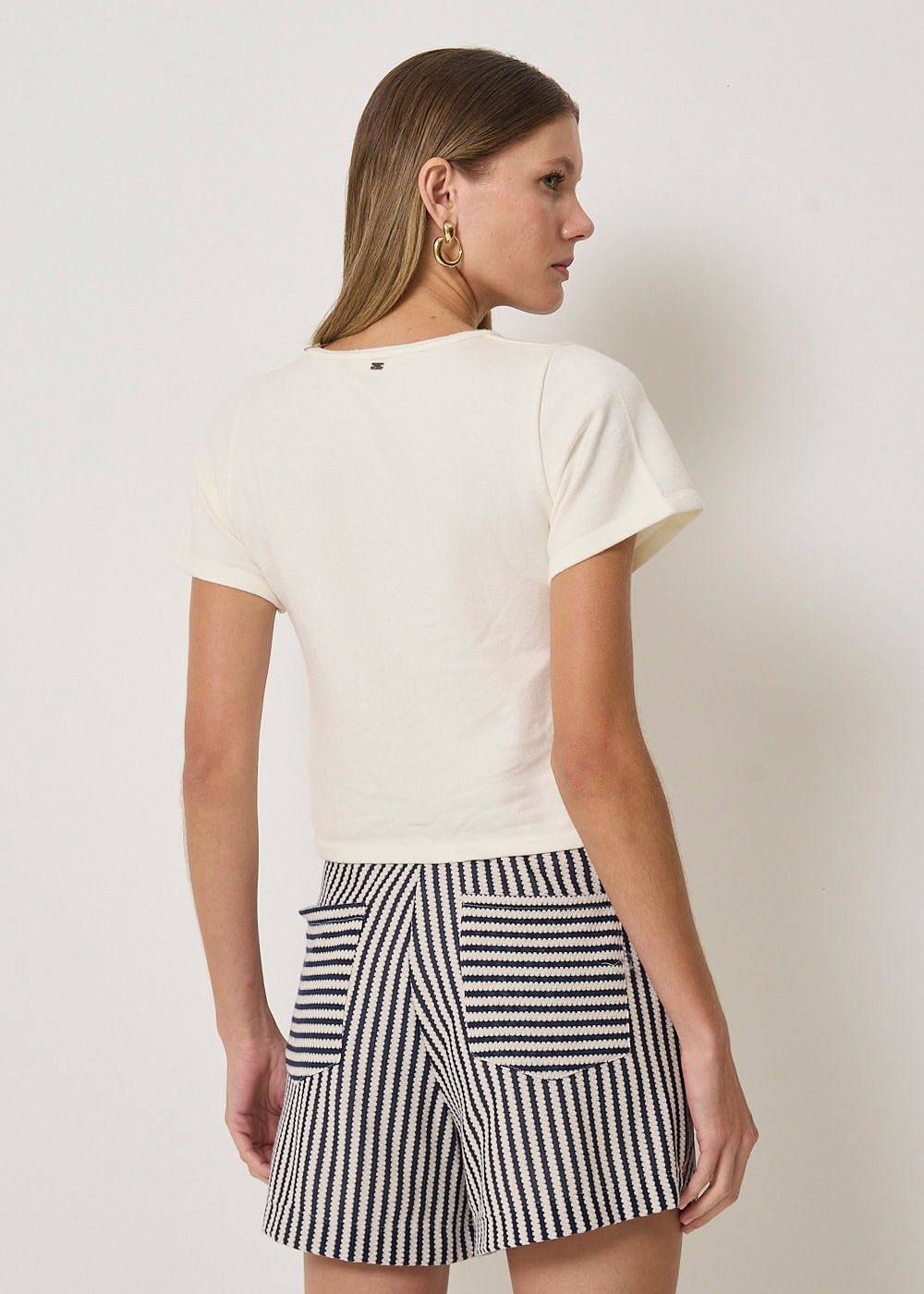 47.40.3404OFW BLUSA M/C DECOTE REDONDO TRICOT ESSENCIAL
