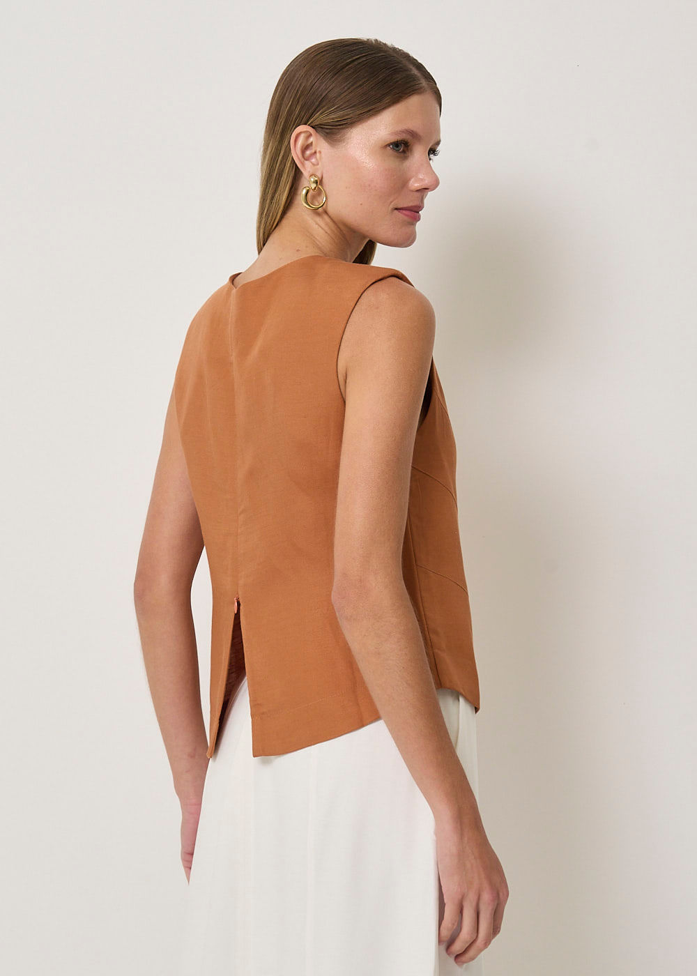 28.40.3423CVO REGATA DECOTE V DETALHE PESPONTO - HIGHLINE