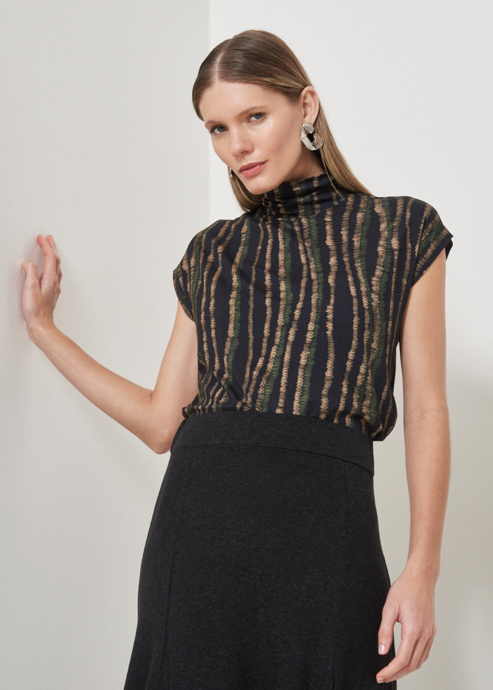 67.20.3501EST BLUSA M/C ESTAMPA CIRCLES COLORS