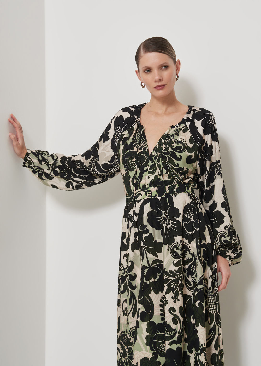 56.20.3507EST BLUSA M/L ESTAMPA TROPICAL FLOWERS