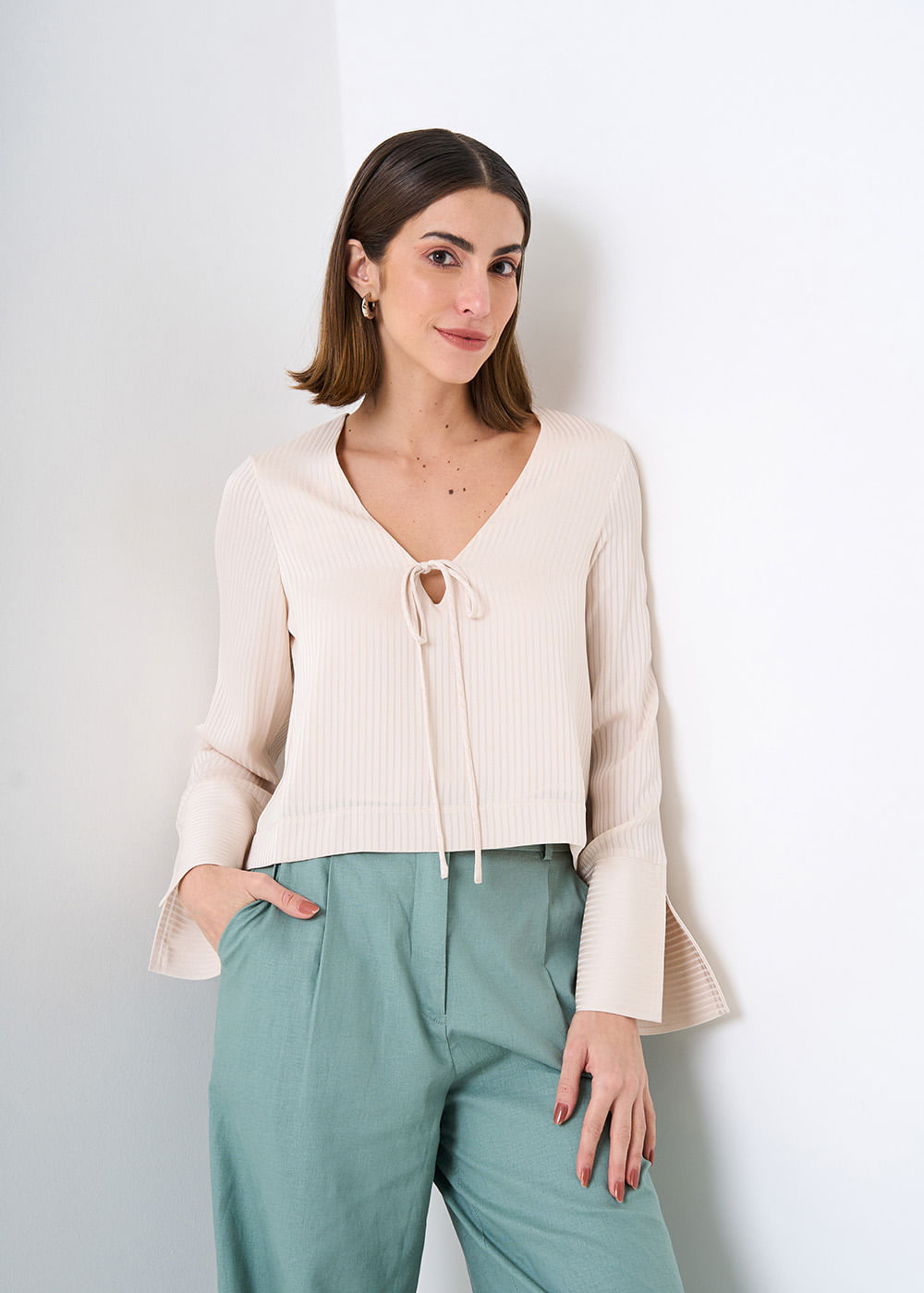 56.40.3512CRE BLUSA M/G LONGA DECOTE V - HIGHLINE