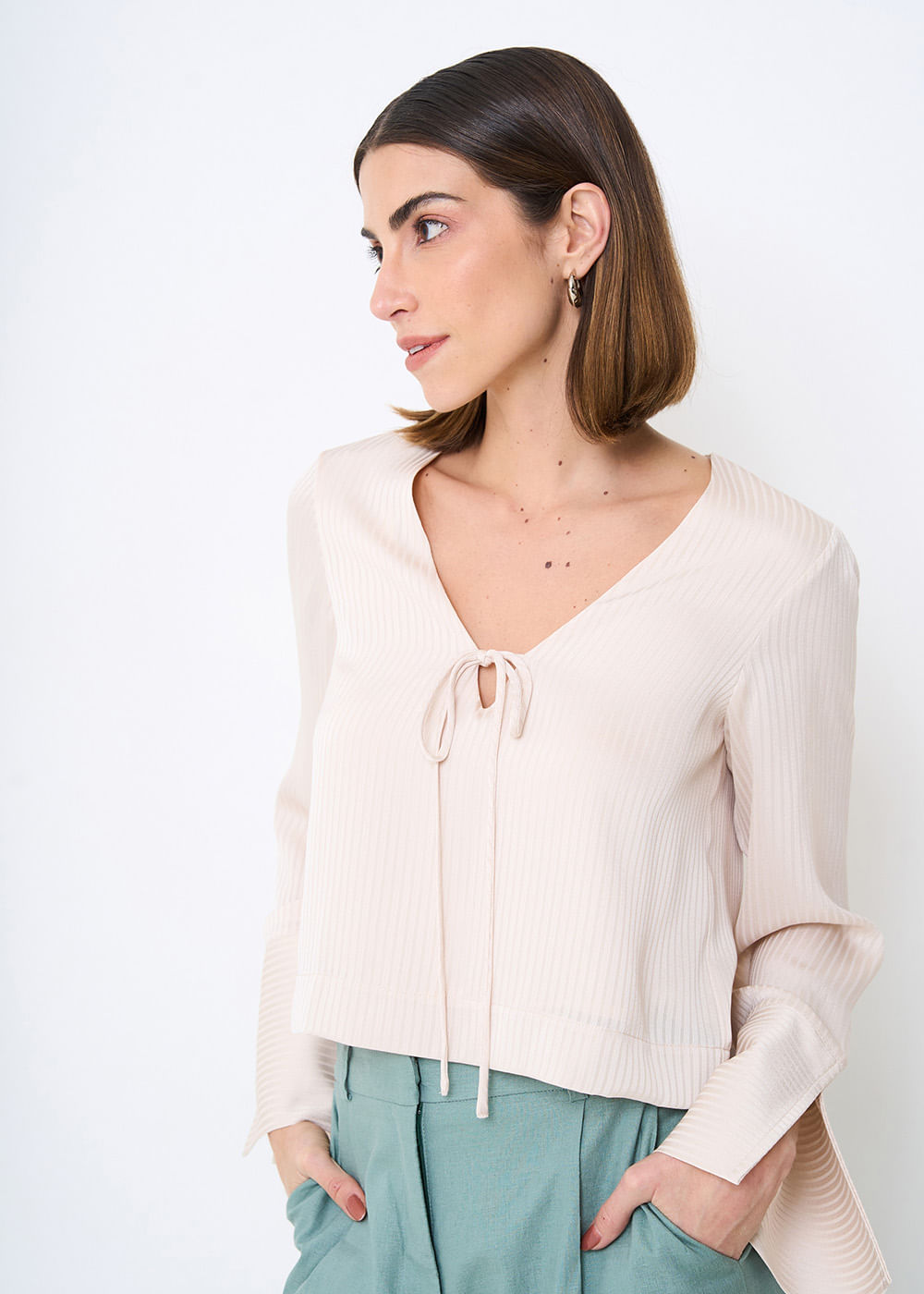 56.40.3512CRE BLUSA M/G LONGA DECOTE V - HIGHLINE