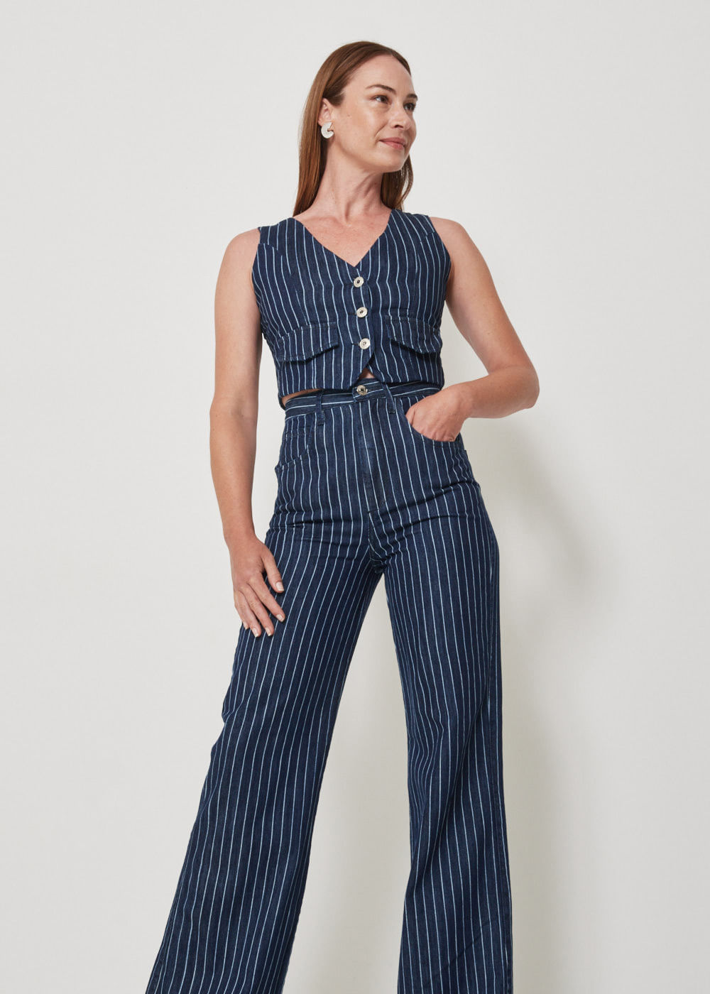 12.25.3502AMA CALÇA WIDE LEG RISCA DE GIZ