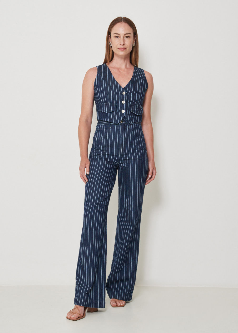 12.25.3502AMA CALÇA WIDE LEG RISCA DE GIZ