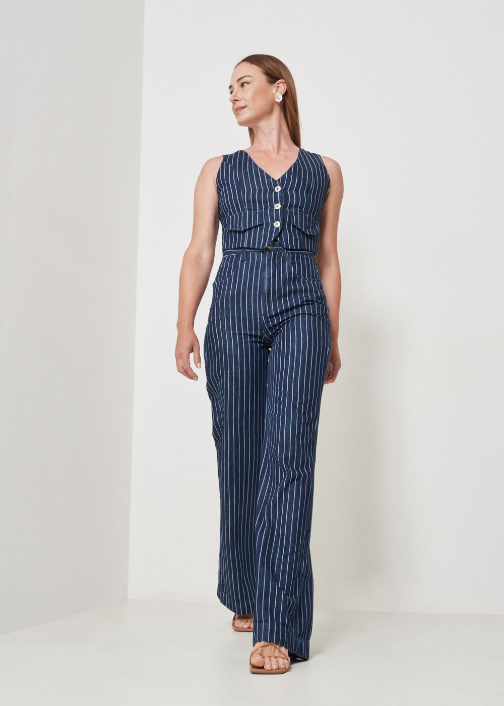12.25.3502AMA CALÇA WIDE LEG RISCA DE GIZ