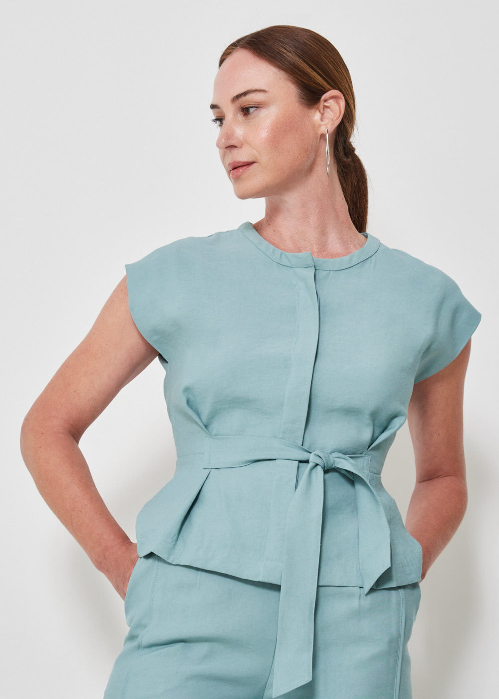 27.40.3501VEA BLUSA ALFAIATARIA  ABOTOAMENTO COBERTO - HIGHLINE