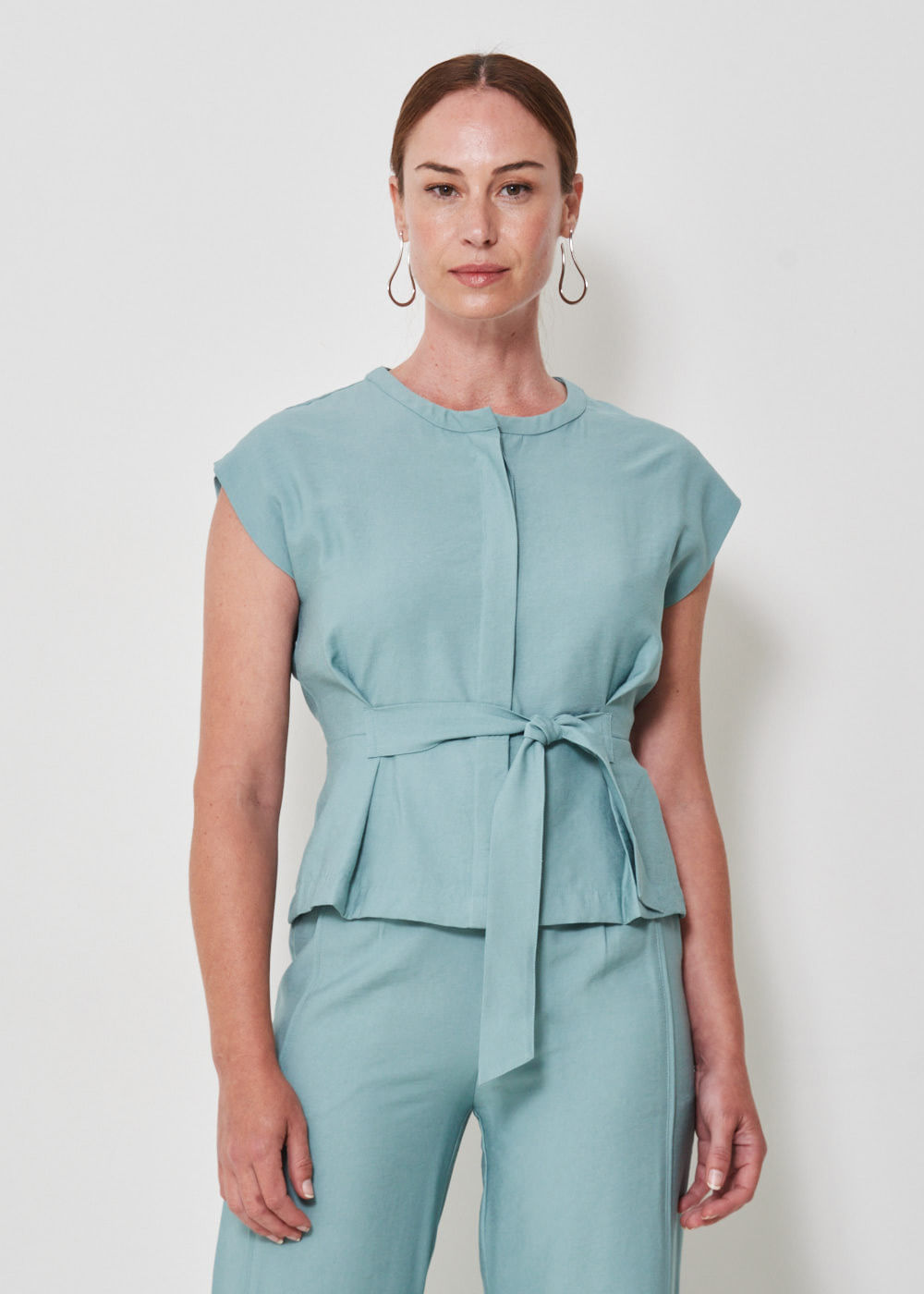 27.40.3501VEA BLUSA ALFAIATARIA  ABOTOAMENTO COBERTO - HIGHLINE