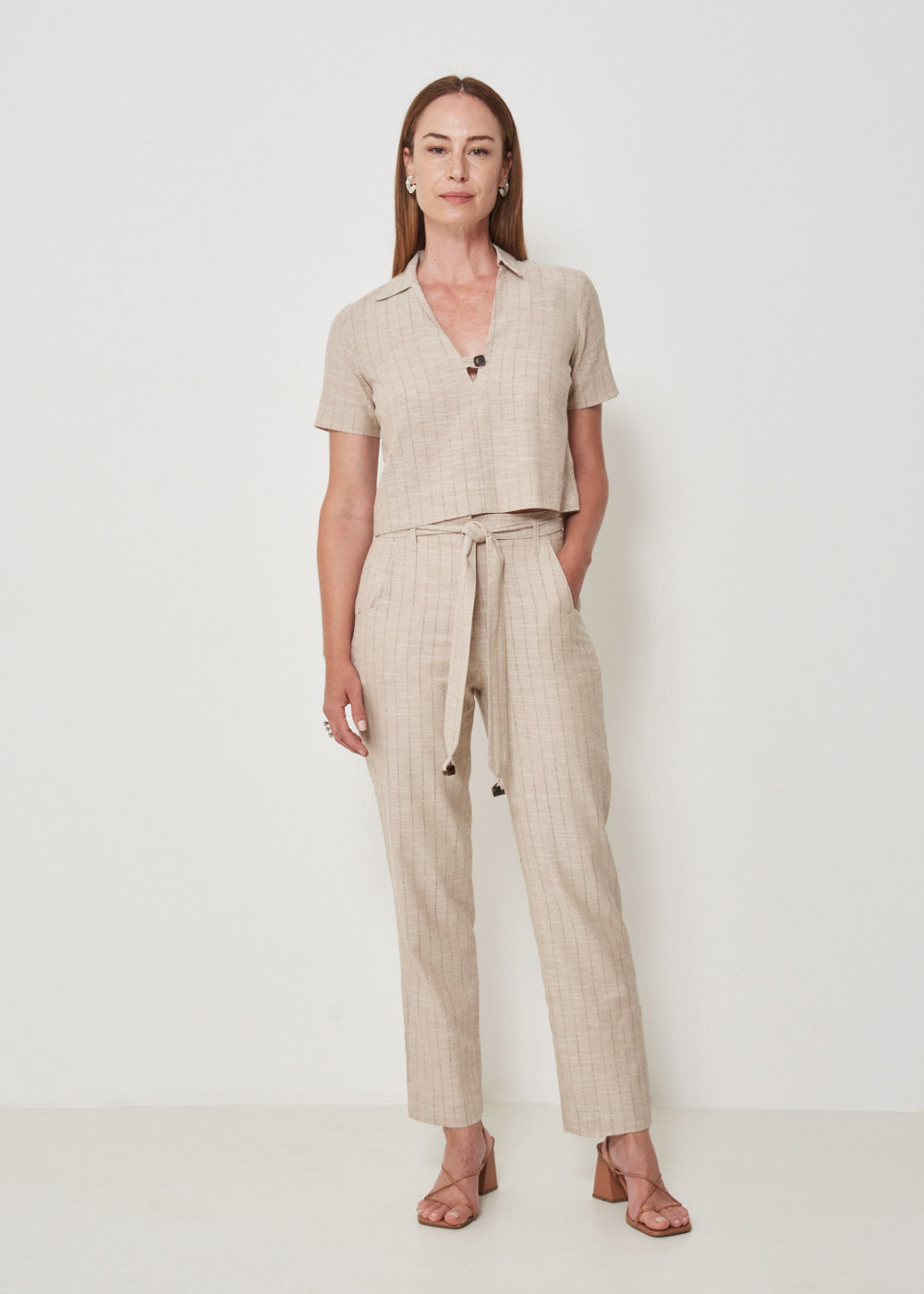 52.10.3503LIS CALÇA RETA COM CINTO