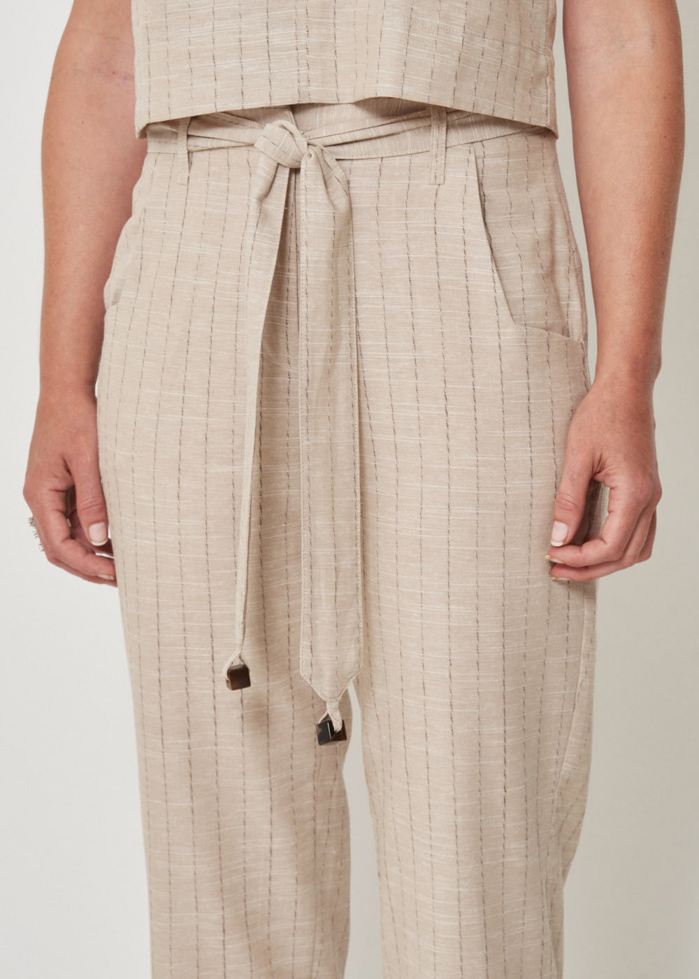 52.10.3503LIS CALÇA RETA COM CINTO