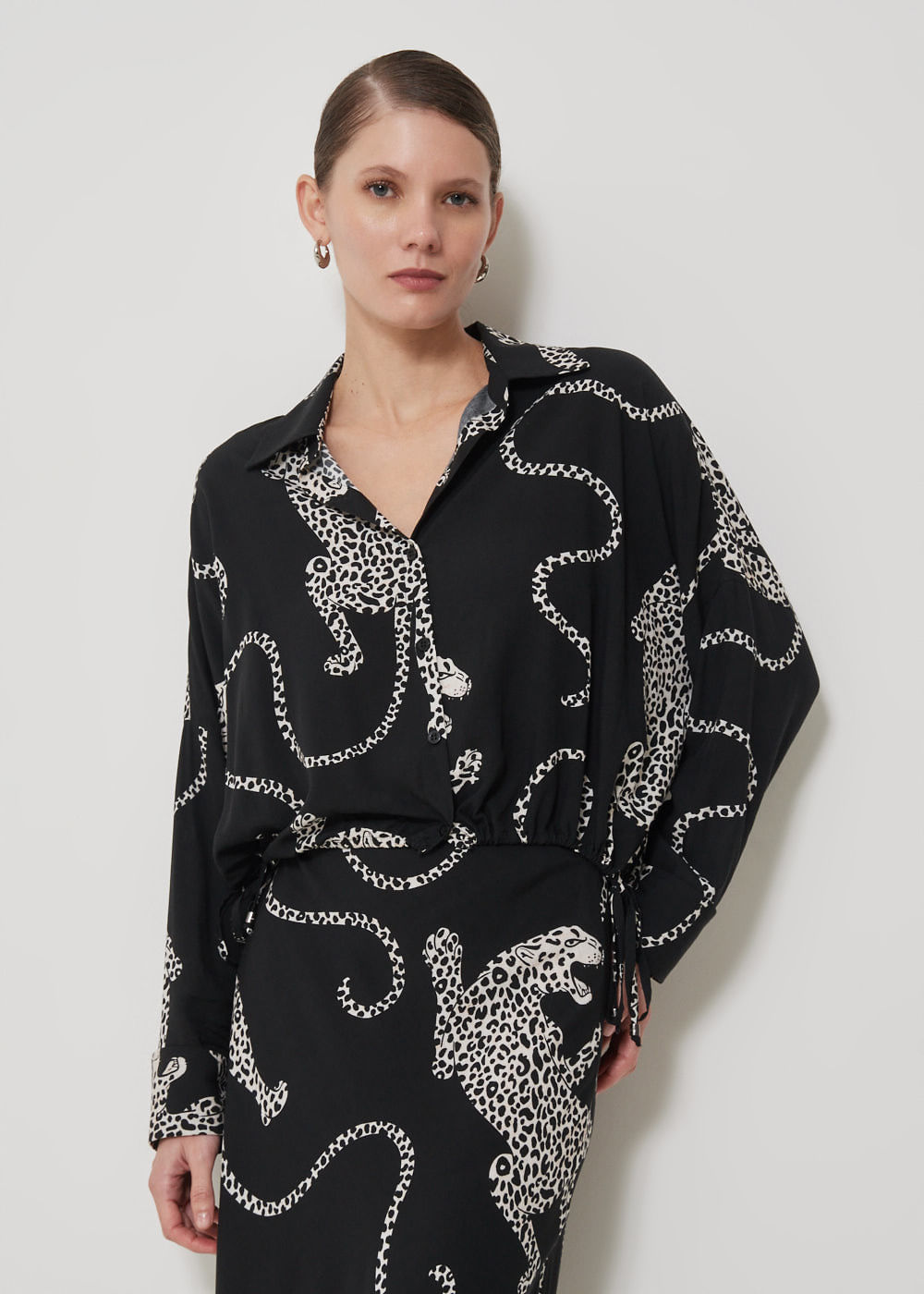 55.20.3504EST CAMISA OVERSIZED ESTAMPA WILD JAGUAR