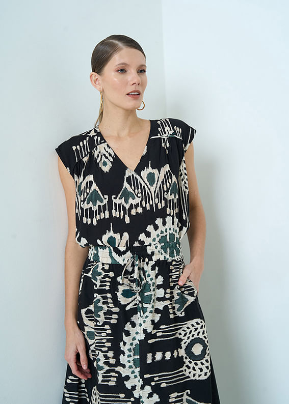 57.20.3510EST BLUSA M/C DECOTE V ESTAMPA ABSTRACT COLD