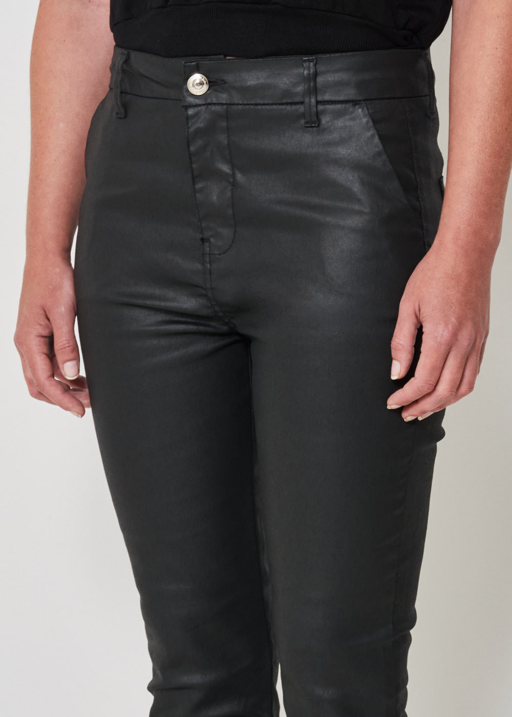 12.70.3502PTO CALÇA SARJA SKINNY RESINADA