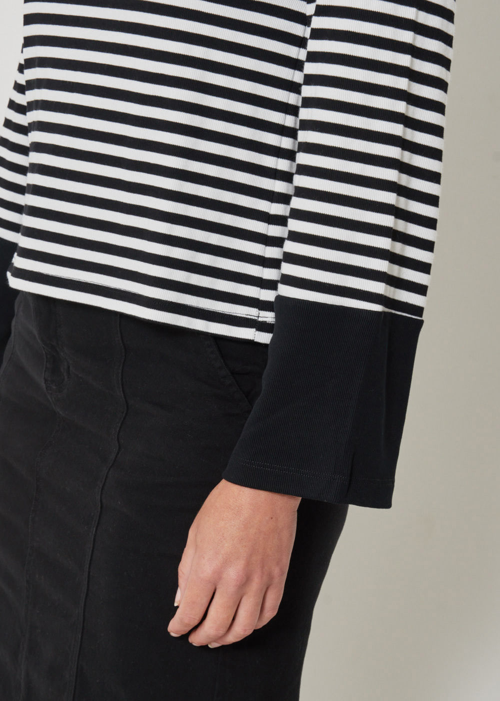 66.40.3501LIS BLUSA M/L LISTRADA GOLA ALTA