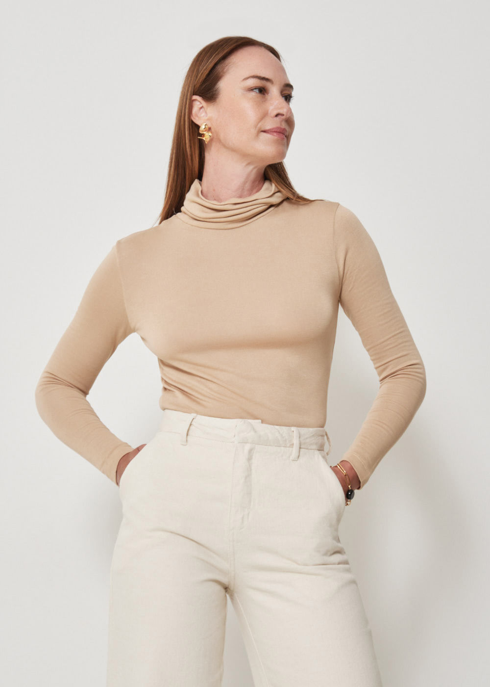 66.40.3503HAI BLUSA MALHA GOLA DEGAGÊ