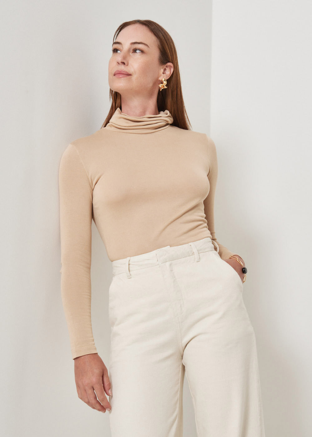 66.40.3503HAI BLUSA MALHA GOLA DEGAGÊ