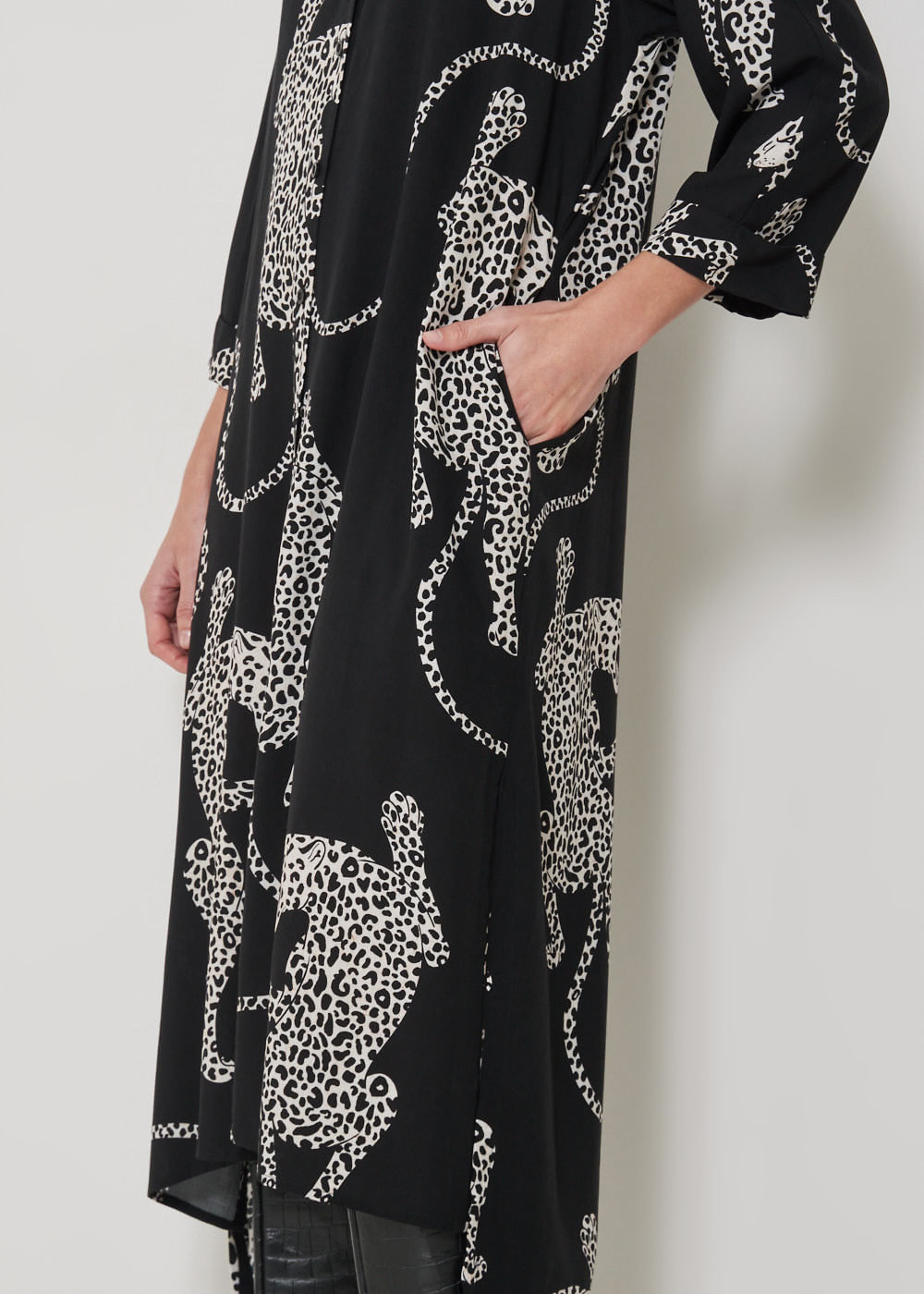 53.20.3503EST CHEMISE ALONGADO ESTAMPA  WILD JAGUAR