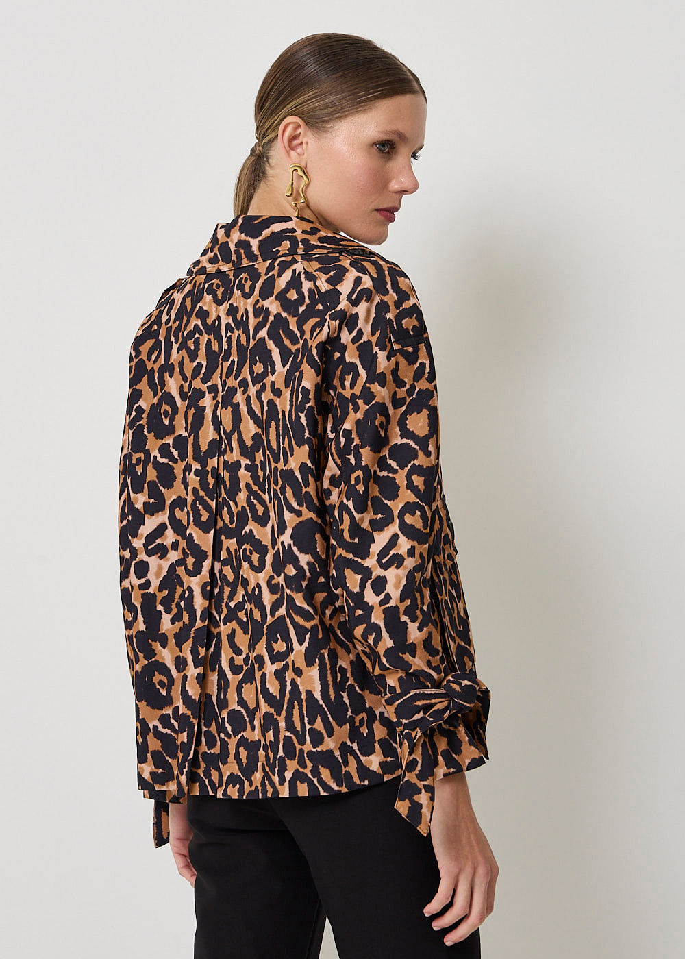 51.30.3505EST CASACO LEVE ESTAMPA WILD ANIMAL PRINT