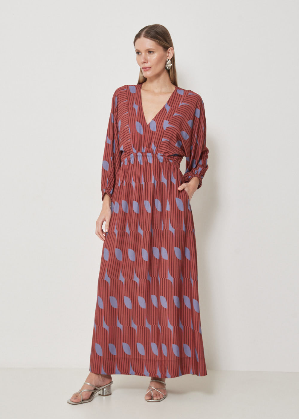 53.23.3504CHO VESTIDO MIDI DECOTE V ESTAMPA ELEMENT COLORS