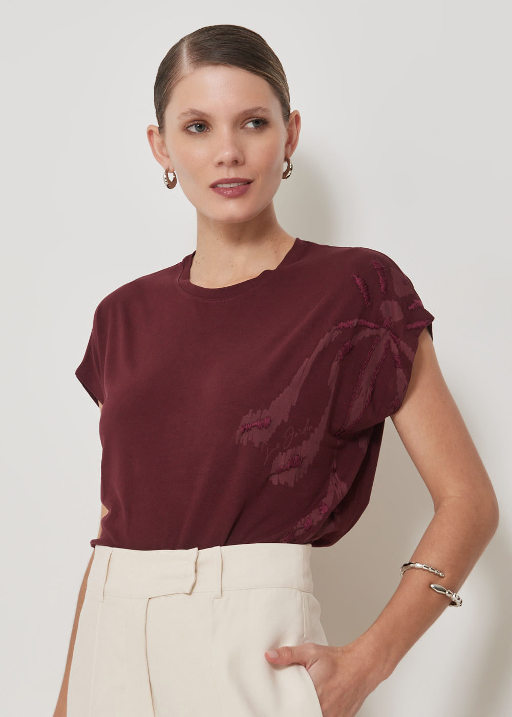 67.41.3501VIN T-SHIRT BORDADA ABSTRACT TULIPA