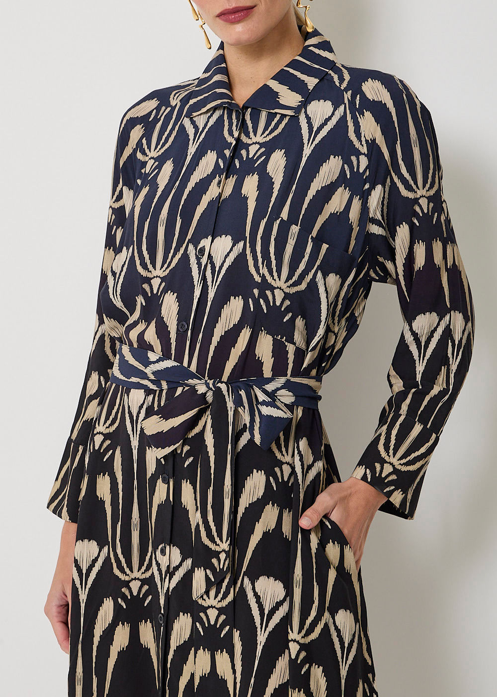 53.20.3504EST CHEMISE ALONGADO ESTAMPA ABSTRACT TULIPS