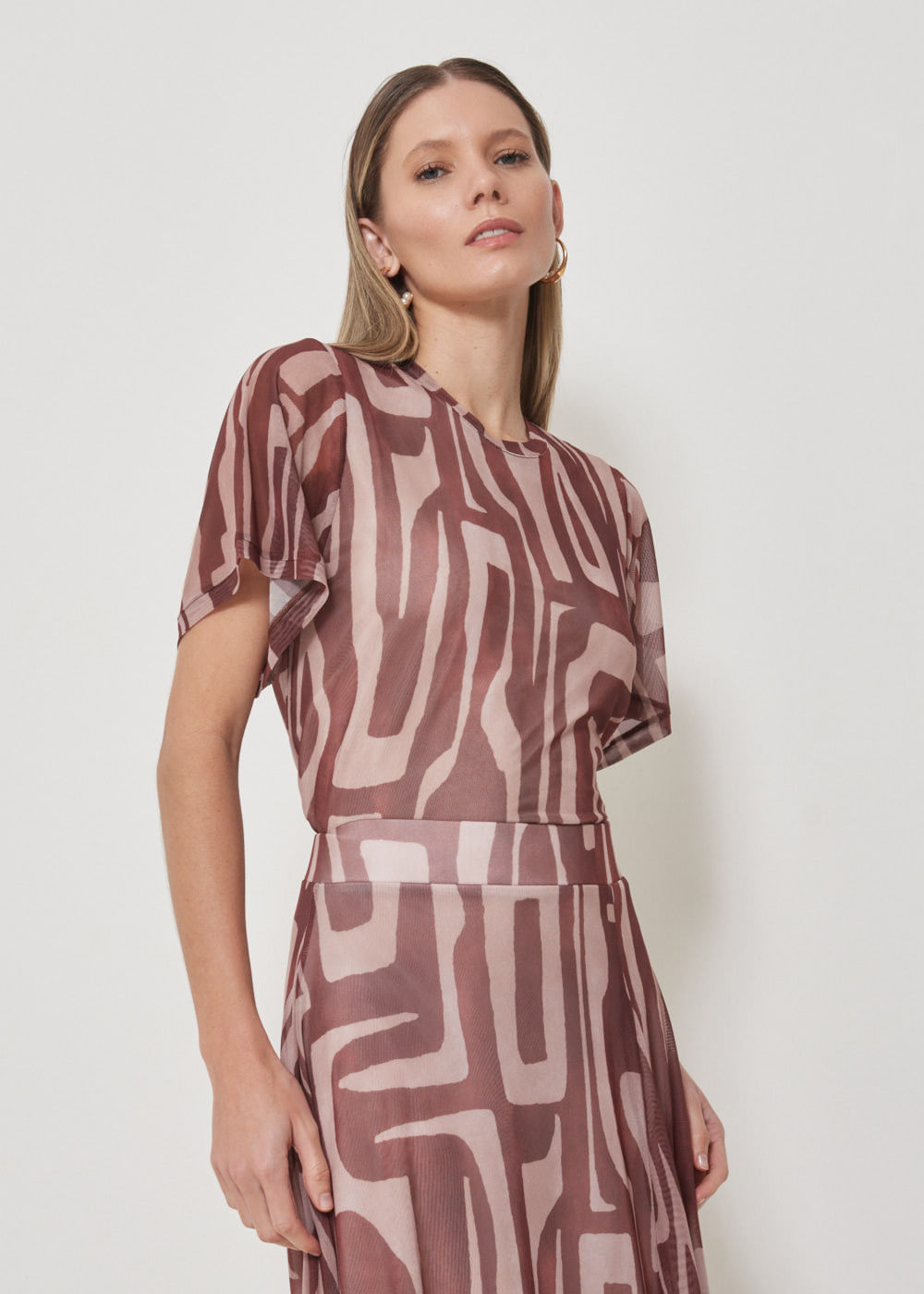 67.20.3502EST BLUSA TULE M/C ESTAMPA MAZE COLORS