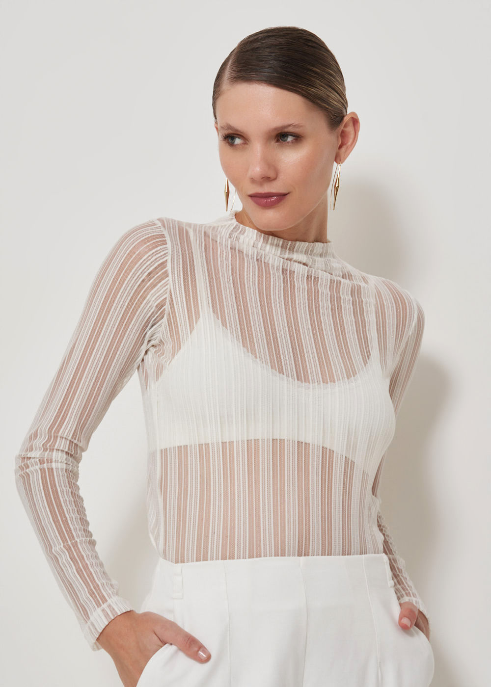 66.40.3508OFW BLUSA M/L DE TULE LISTRAS