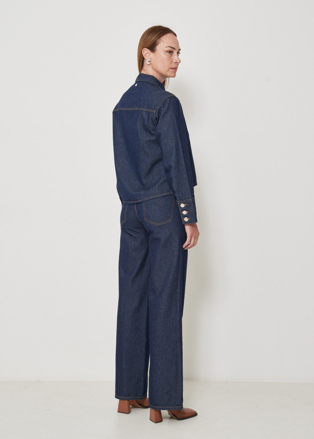 12.25.3506AMA CALÇA JEANS WIDE LEG PESPONTO CONTRASTANTE
