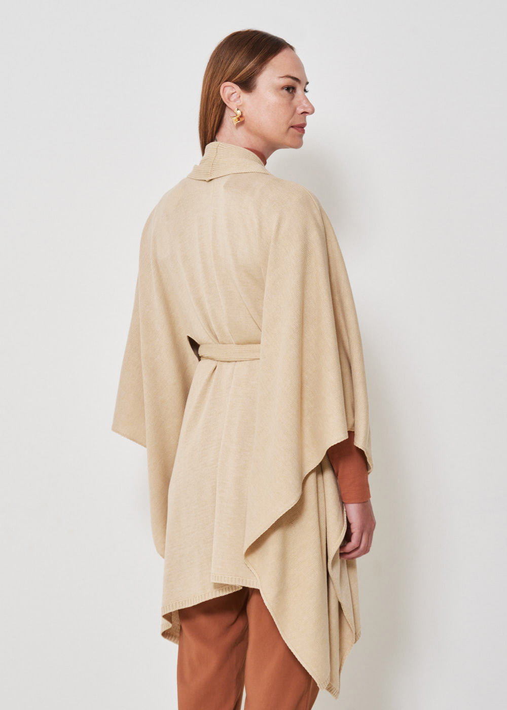 47.60.3501CAM PONCHO TRICOT COM CINTO