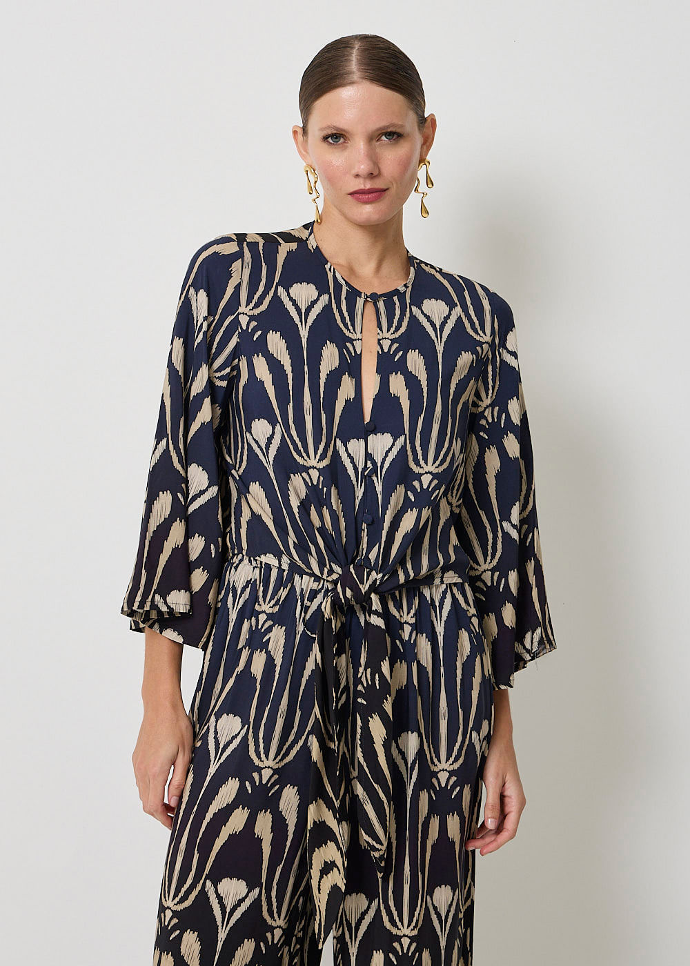 56.20.3506EST BLUSA MANGA SINO ESTAMPA ABSTRACT TULIPS