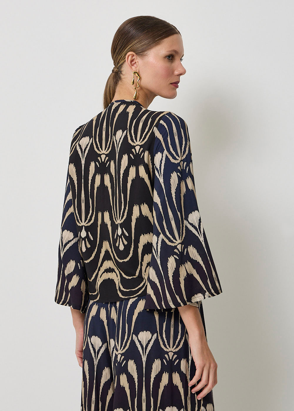 56.20.3506EST BLUSA MANGA SINO ESTAMPA ABSTRACT TULIPS