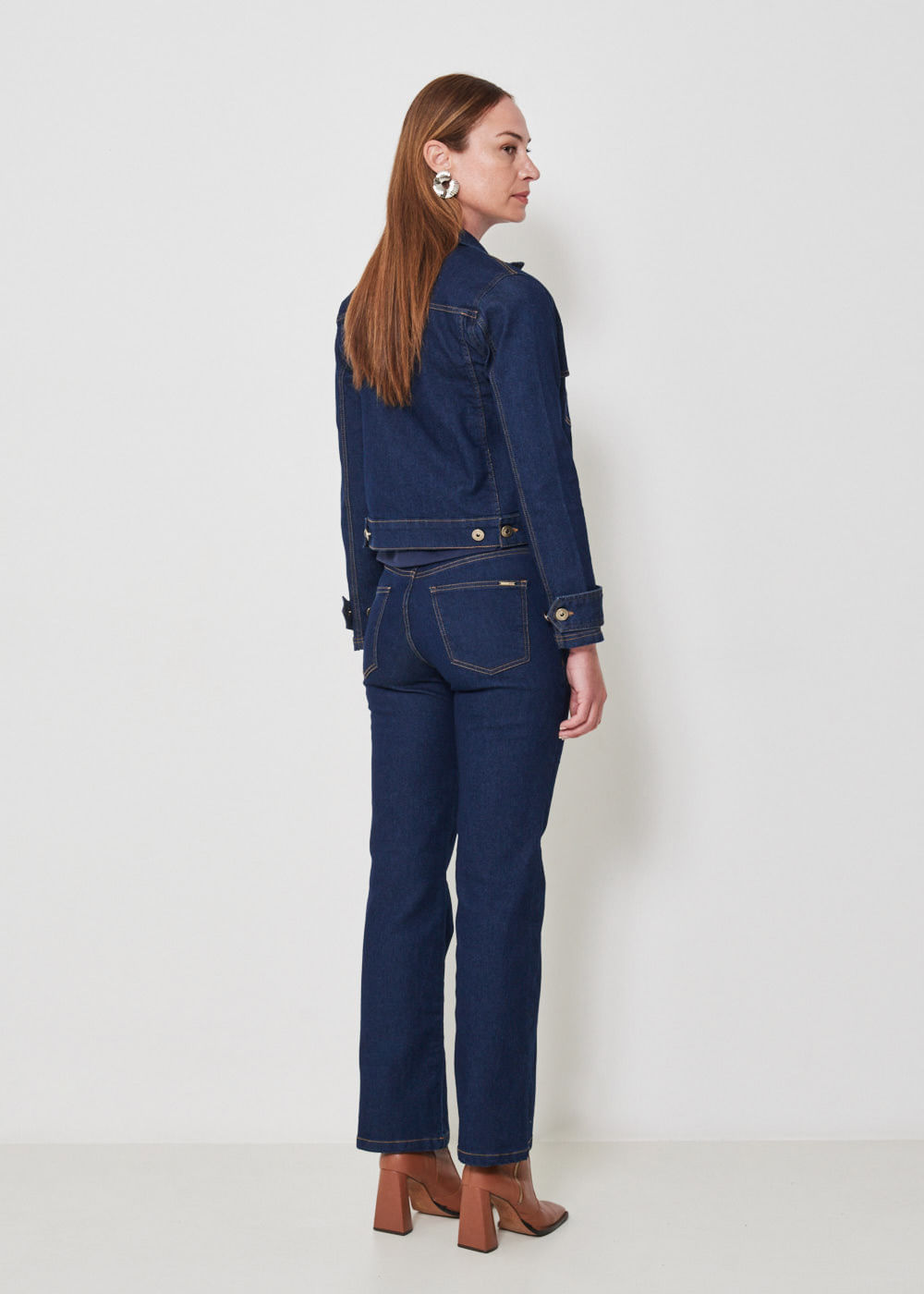 12.21.3502AMA CALÇA RETA JEANS BASIC