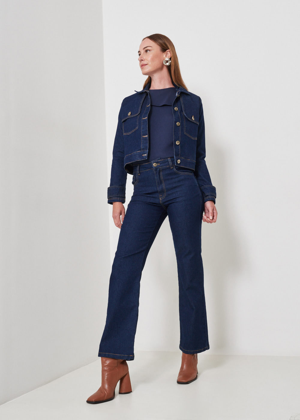 12.21.3502AMA CALÇA RETA JEANS BASIC