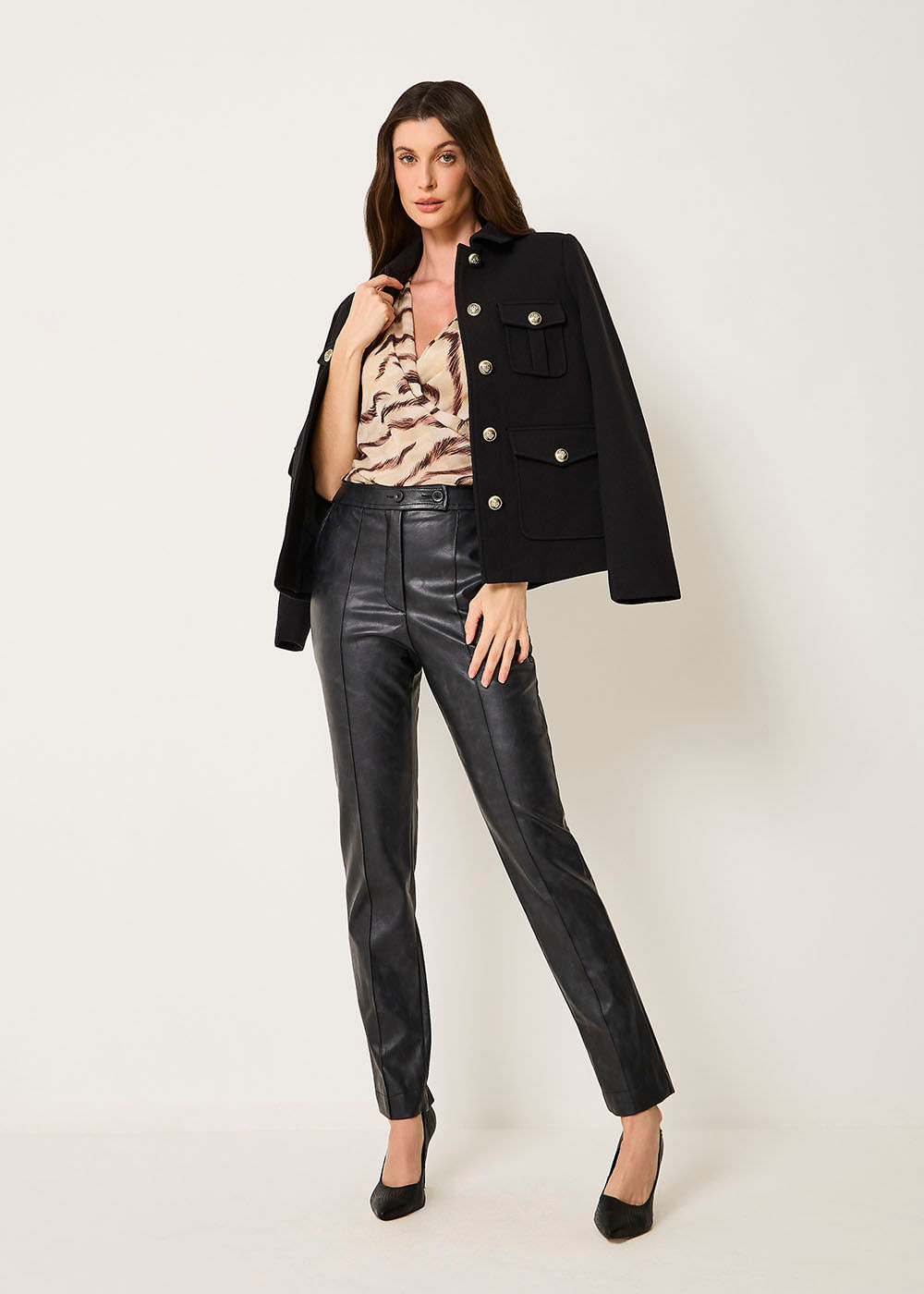 32.20.3504PTO CALÇA SLIM COURO SINTÉTICO - HIGHLINE