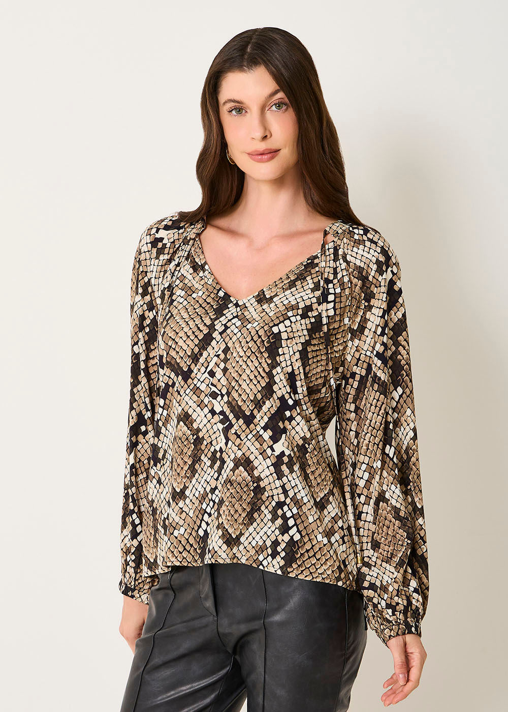 56.20.3511EST BLUSA M/L ESTAMPA SNAKE DETAILS