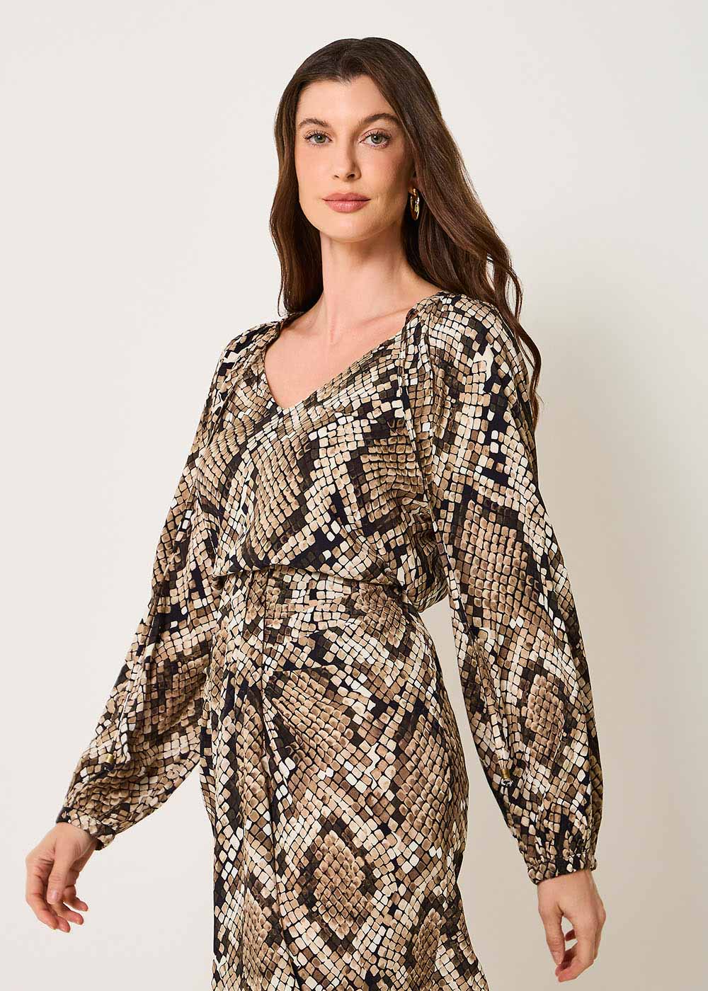 56.20.3511EST BLUSA M/L ESTAMPA SNAKE DETAILS