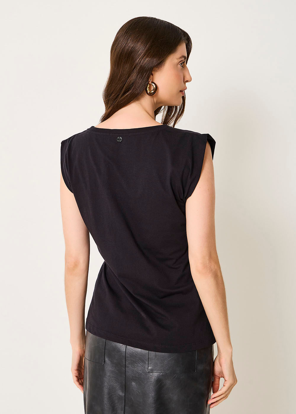 67.41.3504PTO REGATA  APLICAÇÃO SNAKE DETALHE BORDADA